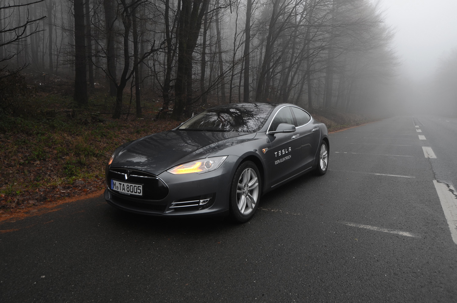 Серийный автомобиль Tesla Model S Серийный автомобиль Tesla Model S